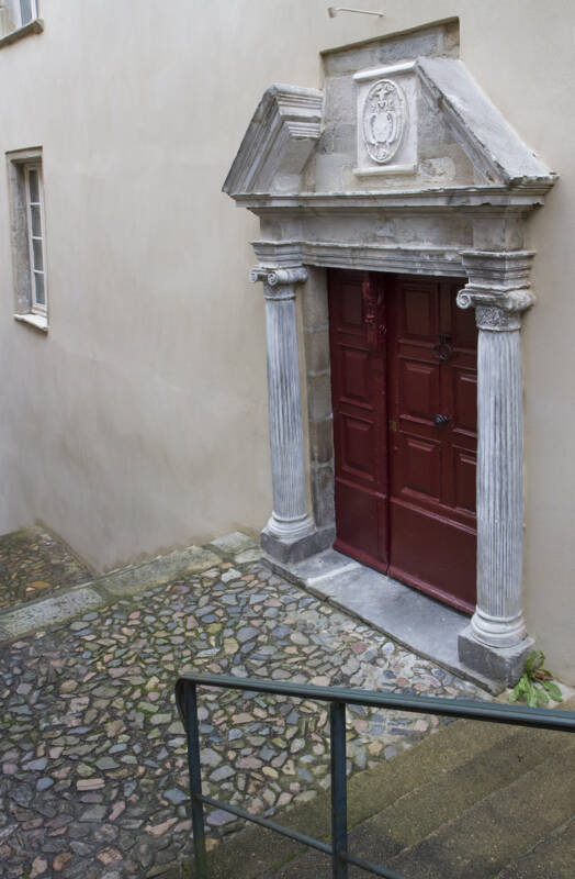 Porte de l'ancienne imprimerie Orfeuil