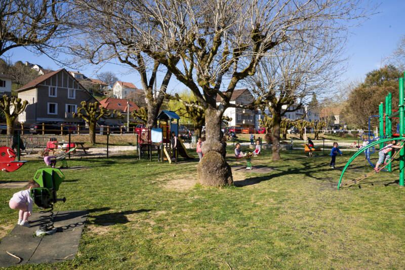 Aire de jeux - Auzelou Aire de jeux - Auzelou